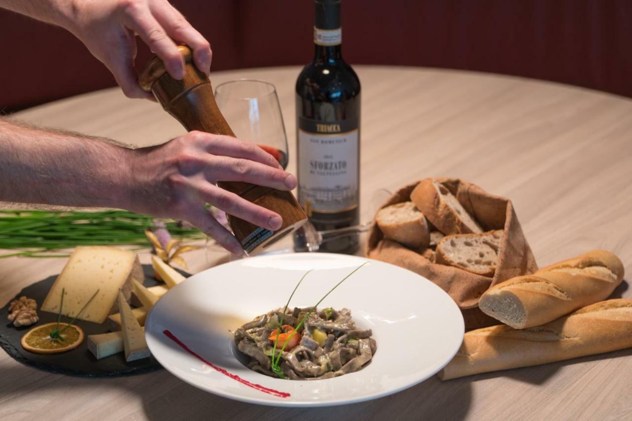 Poschiavo Suisse Hotel & Traditional Fondue Stube 外观 照片